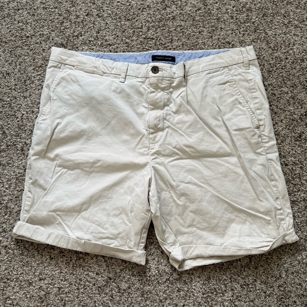Tommy Hilfiger Men's Tan Flat Front Shorts